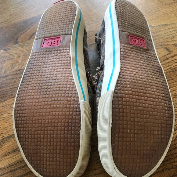 Size 7.5 Brown/Blue/Tan slip-ons by BC Footwear. - Picture 7 of 8